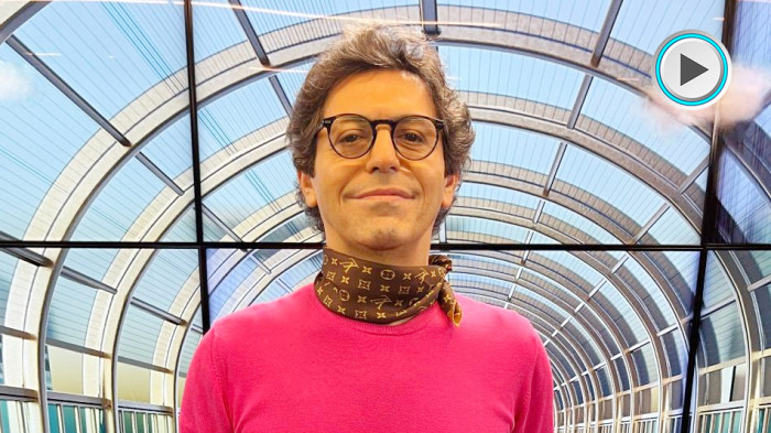 Ünlü yazar Akif Manaf'tan Hintçe 